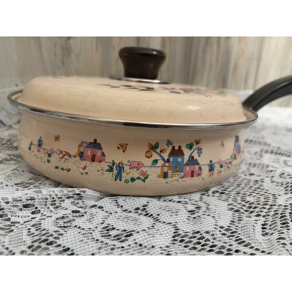 Vintage International Heartland Skillet with Lid  Folk Art Farm Cottagecore Pan